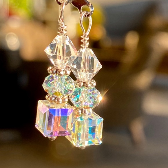 Dazzling sparkly Swarovski crystal earrings - Picture 2 of 4
